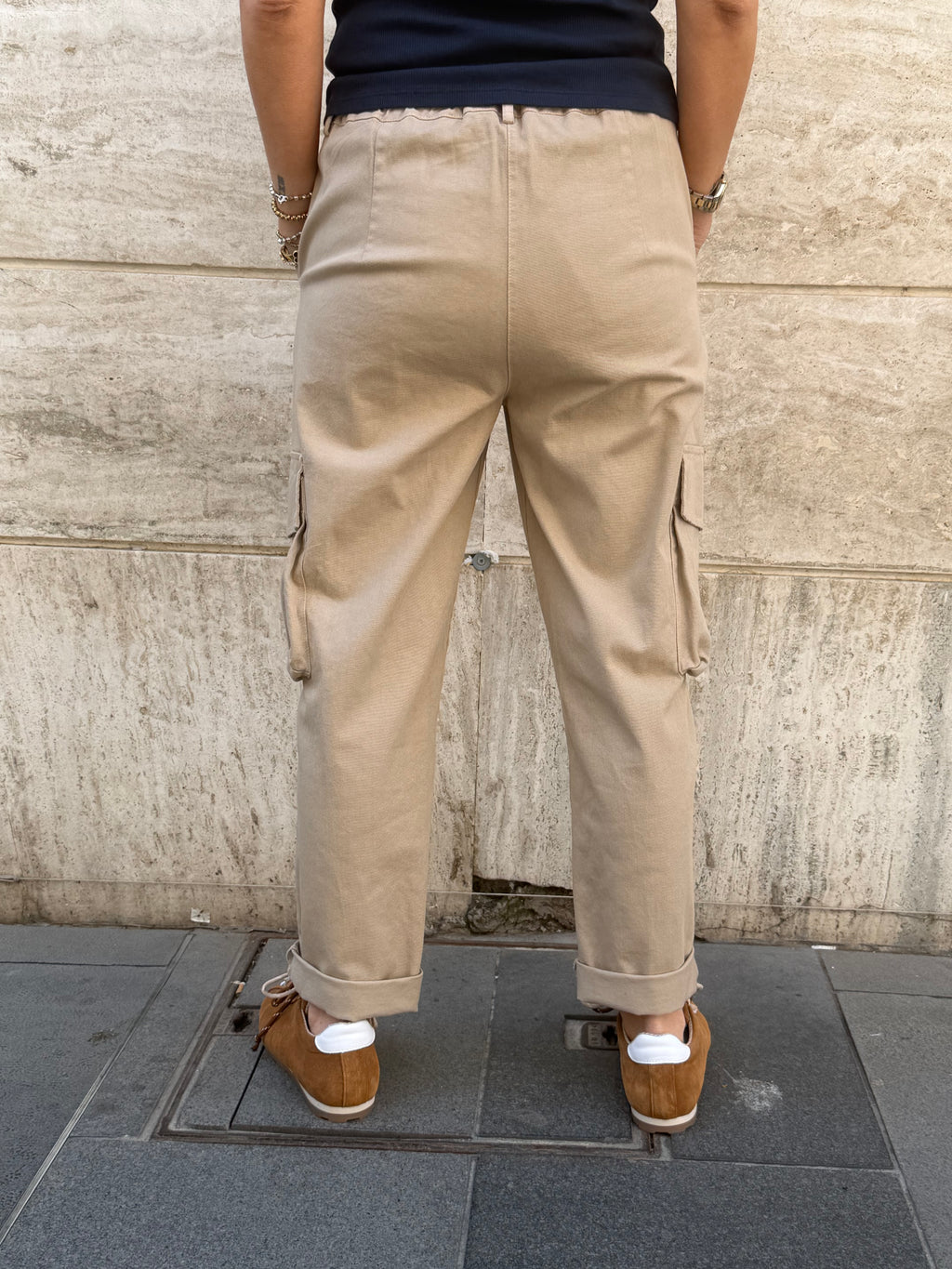 Pantalone con elastico con tasconi