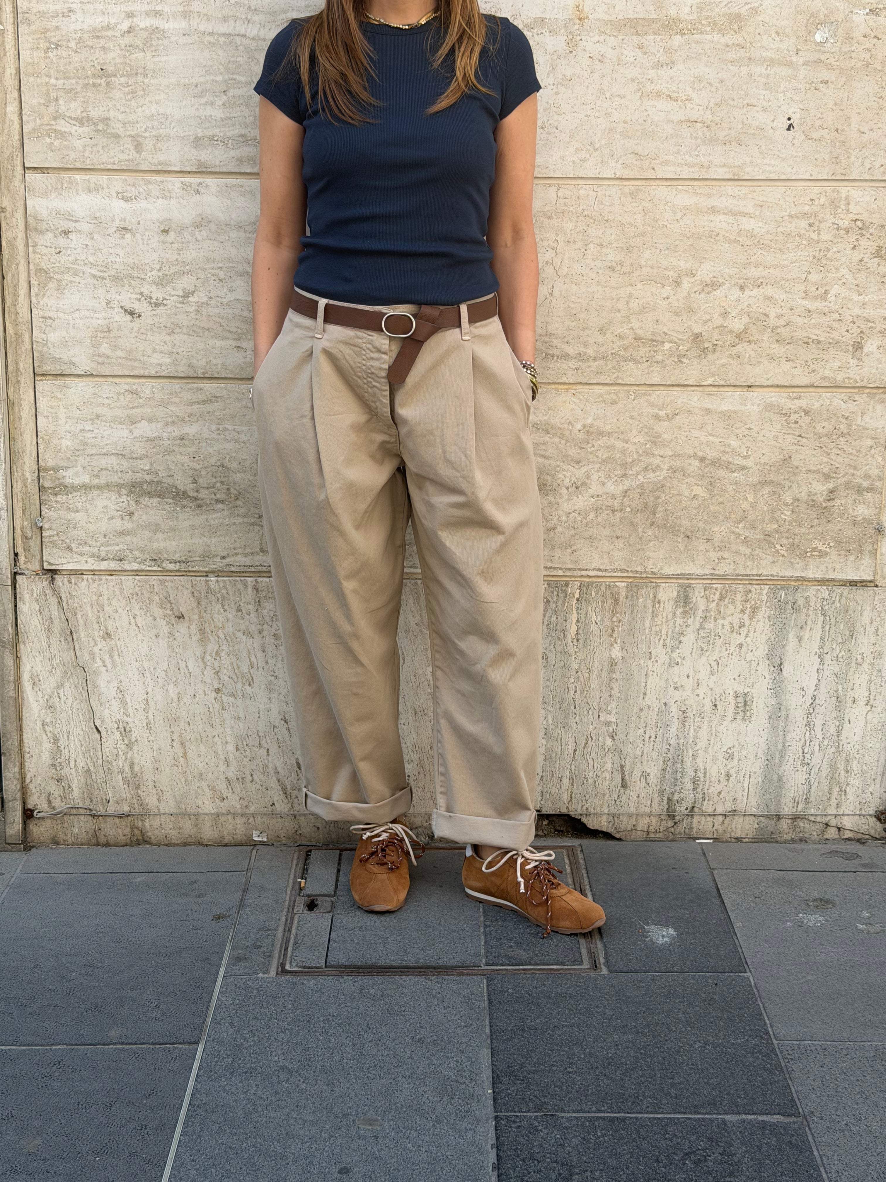 Pantalone largo+cinta.
