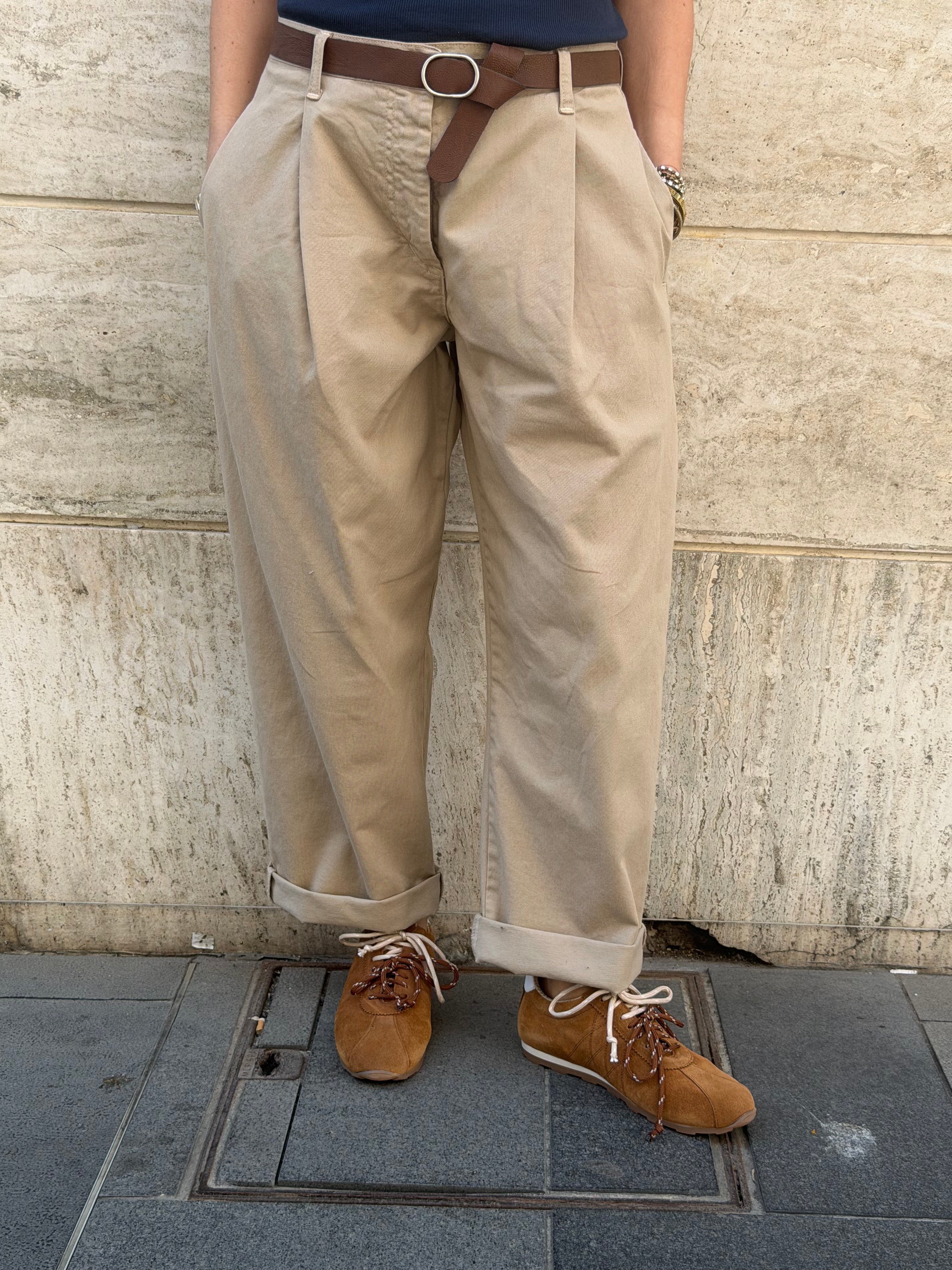 Pantalone largo+cinta.