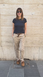 Pantalone con elastico con tasconi
